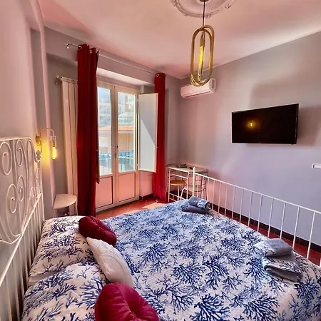 Taorminas Sun Central Rooms & Suites Whit Parking Отель типа 
