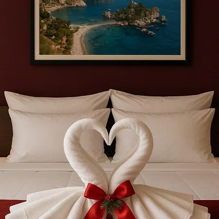 Taorminas Sun Central Rooms & Suites Whit Parking Отель типа 